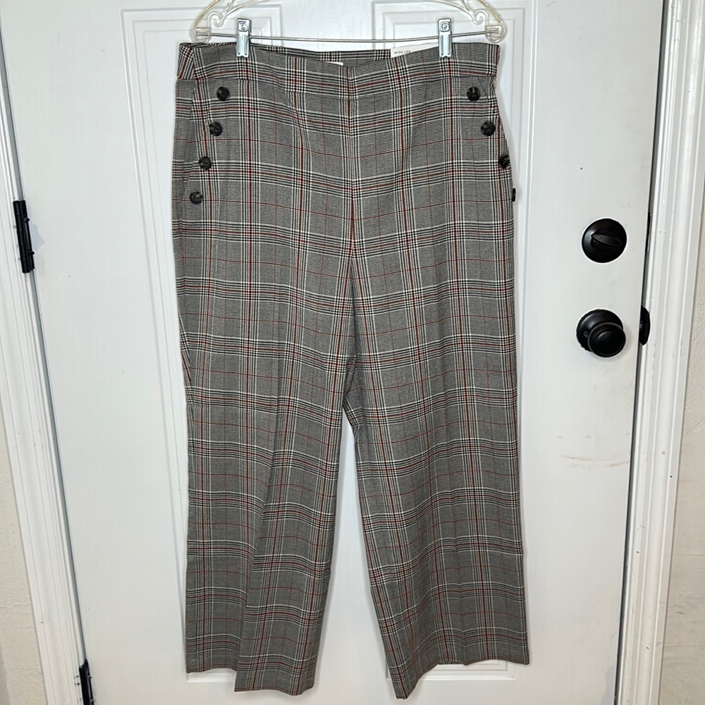 The loft high-rise, wide leg in size 12 never worn brand new with tags